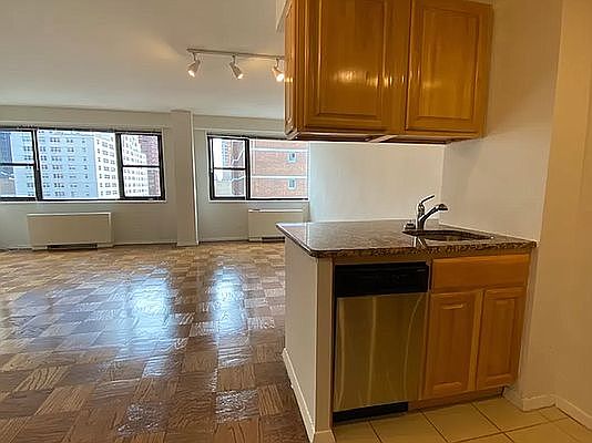 1st image of 300 W 55th St APT 14P