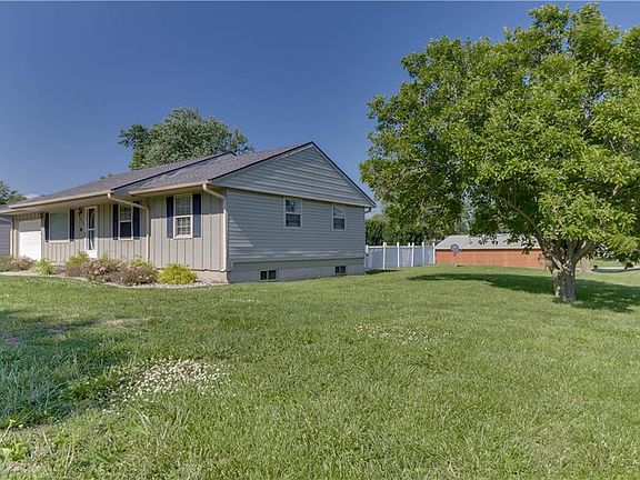 3rd image of 2605 College Ln