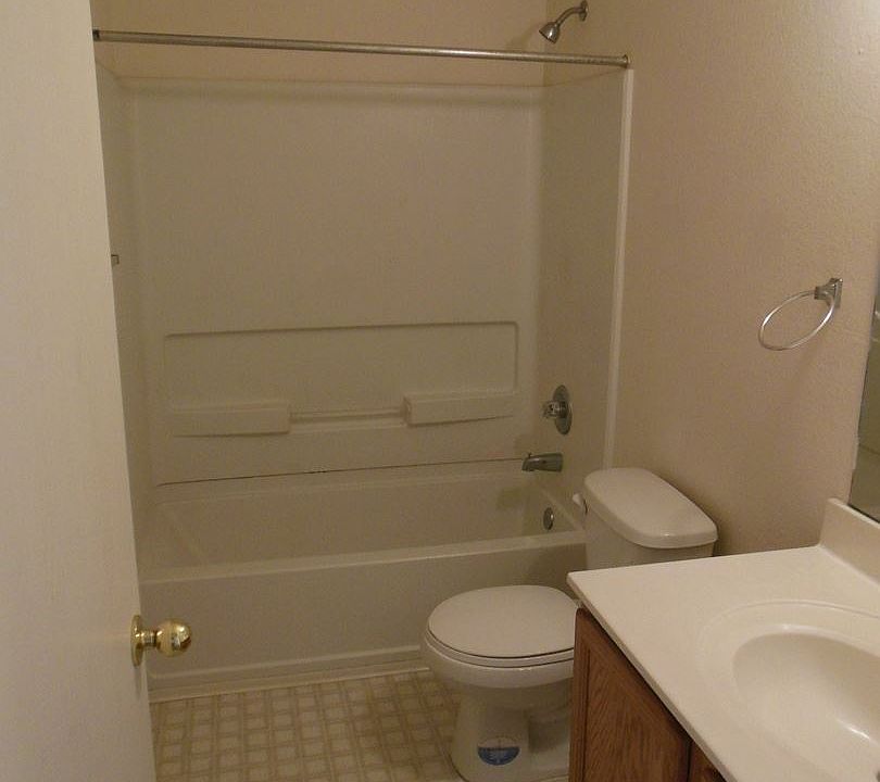 2nd image of 1604 Sierra Norte Loop NE