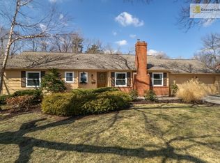 8306 Cherokee Ln, Leawood, KS 66206