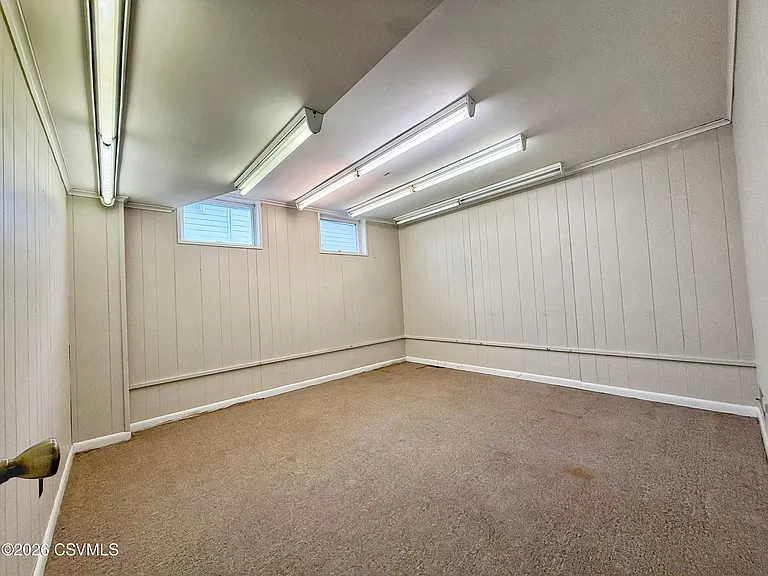 50 W Market St — Photo 15