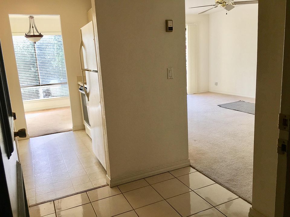 1st image of 310 N Civic Dr APT 304