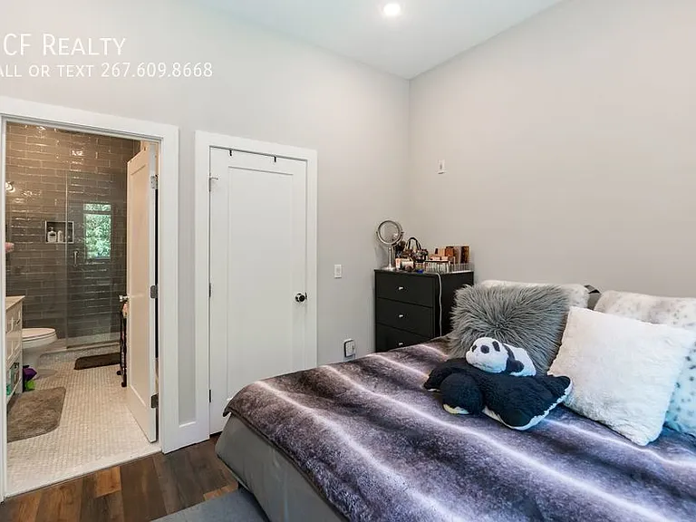 711 N 16th St #1 — Photo 11
