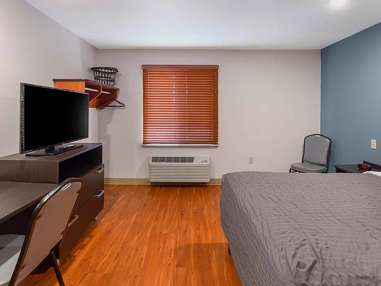 Studio Suite - 1 Full Bed