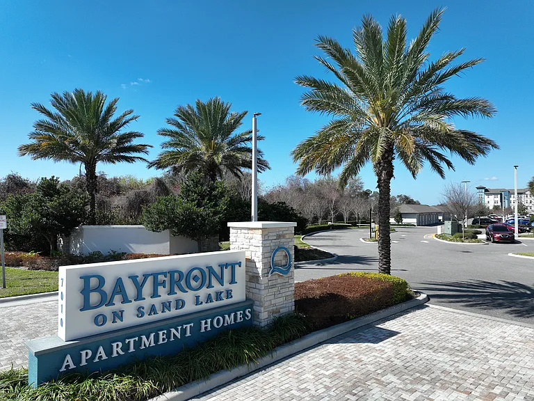 Bayfront On Sand Lake — Photo 42