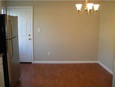 4th image of 2736 Southwest Blvd