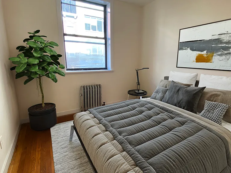264 W 19th St #35 — Photo 4
