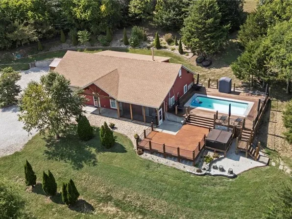 28818 W 303rd St, Paola, KS 66071