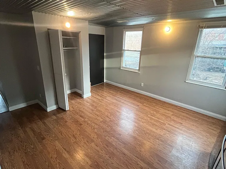 1618 Hughes St #3 — Photo 2