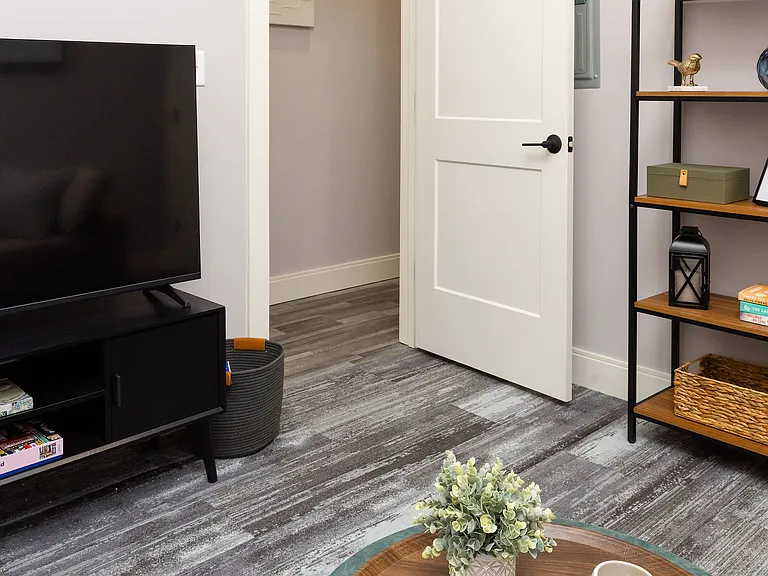 The Residence at 1555 Elm — Photo 11