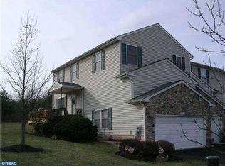 2462 Greenview Cmns, Quakertown, PA 18951