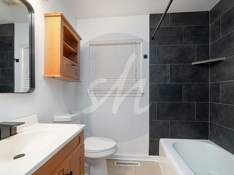 1825 W Kiowa St — Photo 9