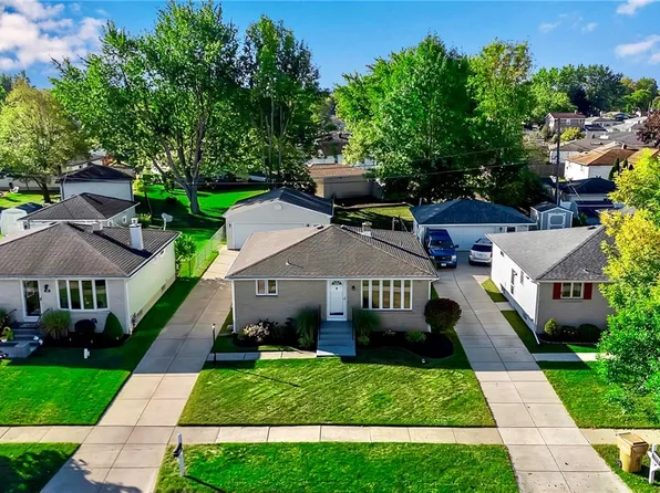 123 Castlewood Dr, Cheektowaga, NY 14227
