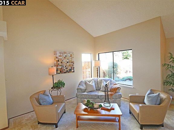 4th image of 2354 Sweetwater Dr