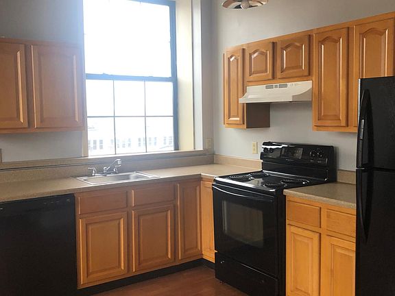 2nd image of 499 Washington St #905