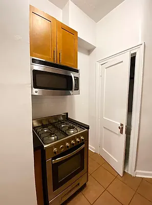 Rented by Waverly Realty Associates | media 16