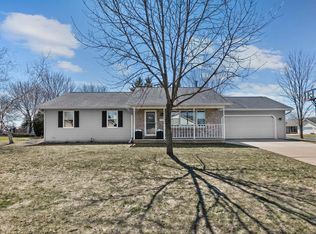 1995 Dreamfield Ln, Menasha, WI 54952