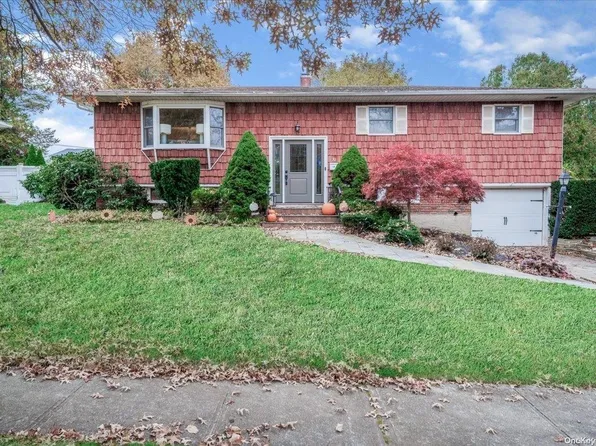 32 Frostfield Place, Melville, NY 11747