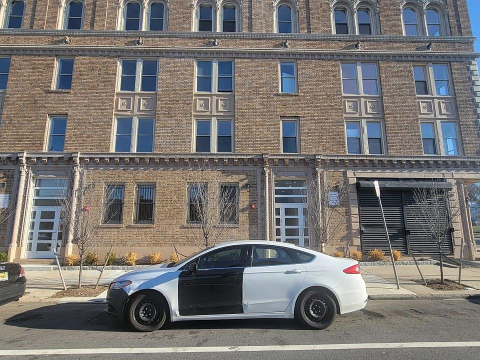 1st image of 585 Central Ave #304