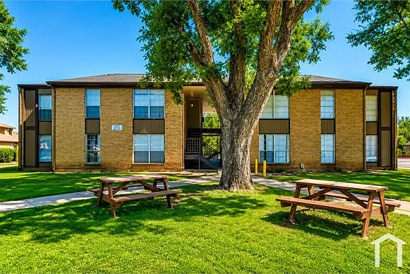 3460 Great Trinity Forest Way — Photo 4