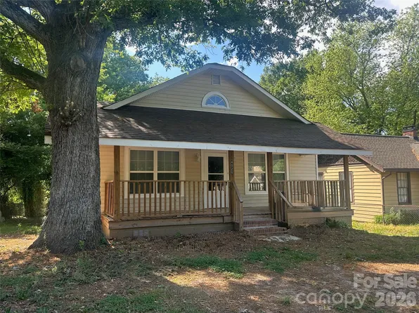 4028 Leo St, Winston Salem, NC 27105