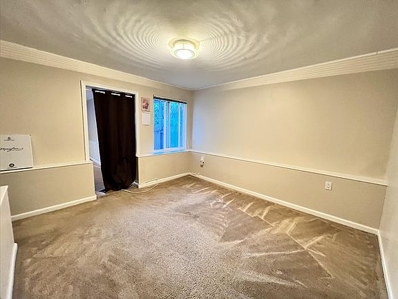 3rd image of 2058 29th Ave