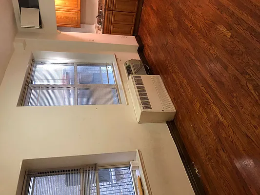 Rented by Eljay Realty, Co. | media 2