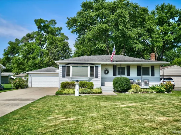 2436 Cheryl Ann Dr, Burton, MI 48519