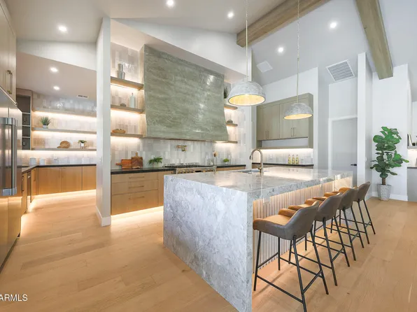 6126 E CHARTER OAK Road, Scottsdale, AZ 85254