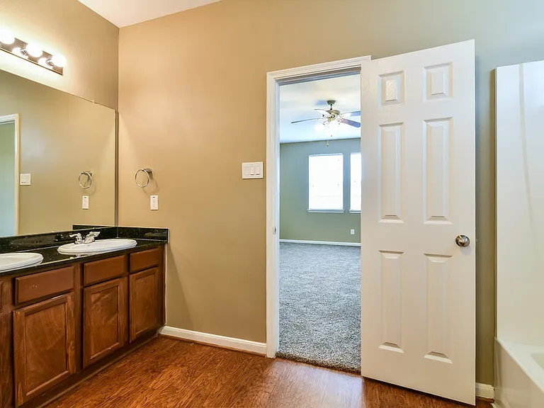 2703 Sleepy Knoll Dr — Photo 10