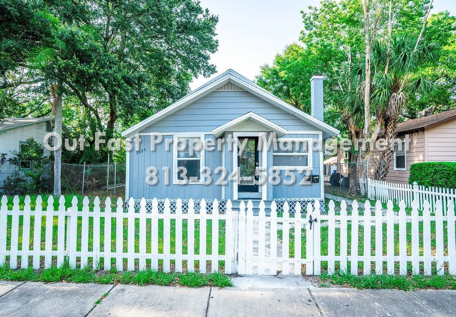3 bed, 2.0 bath, 950 sqft, $2,075 — Photo 1