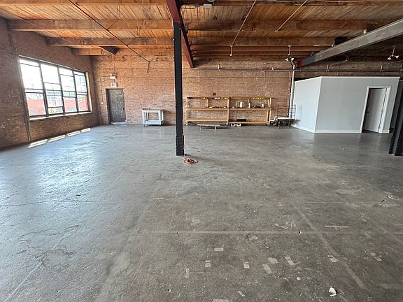 4th image of 3144 W Carroll Ave