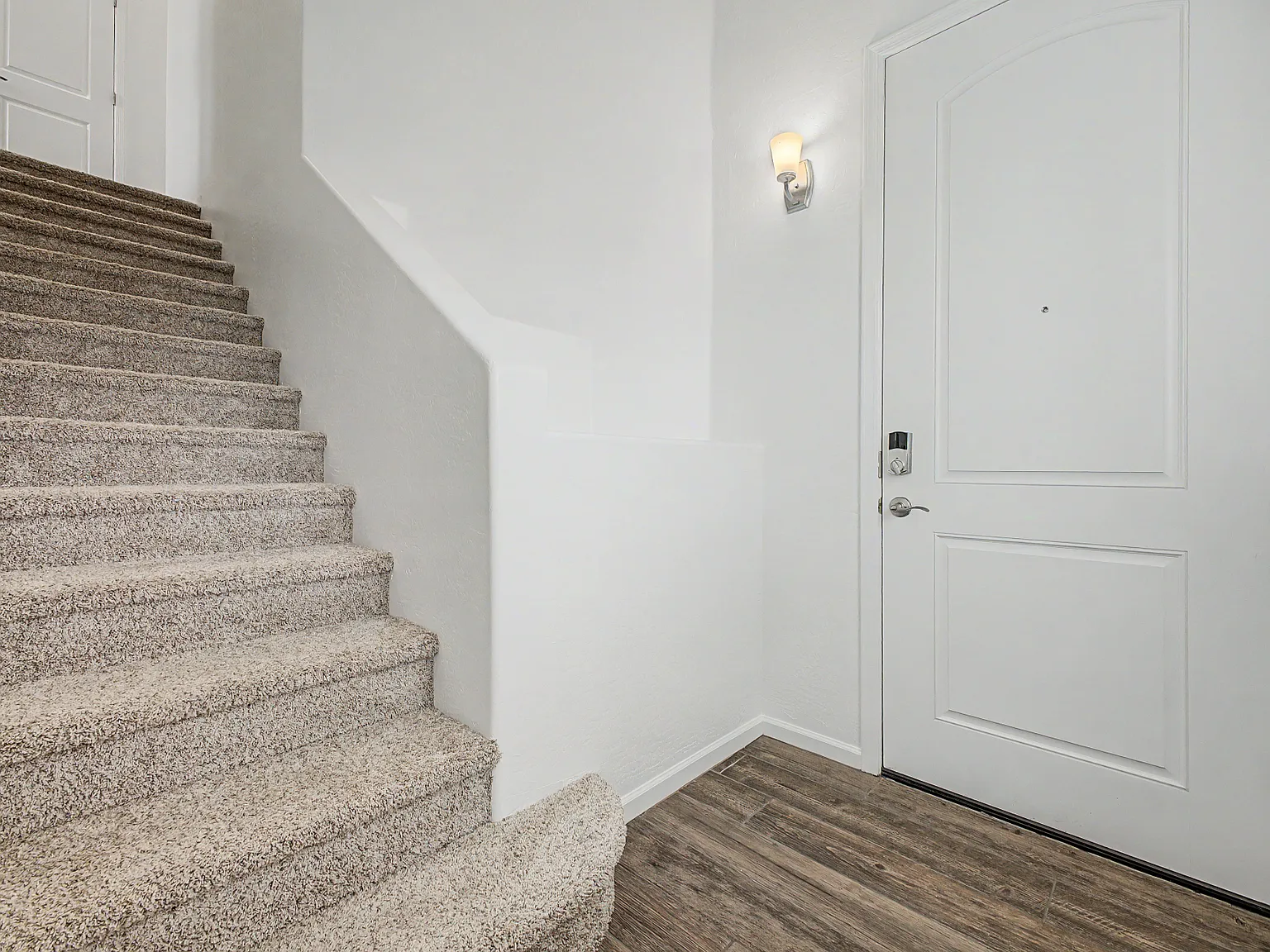 2 bed, 1319 sqft, $2,100 — Photo 4