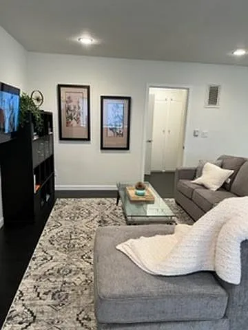 734 N Alfred St #2 — Photo 8