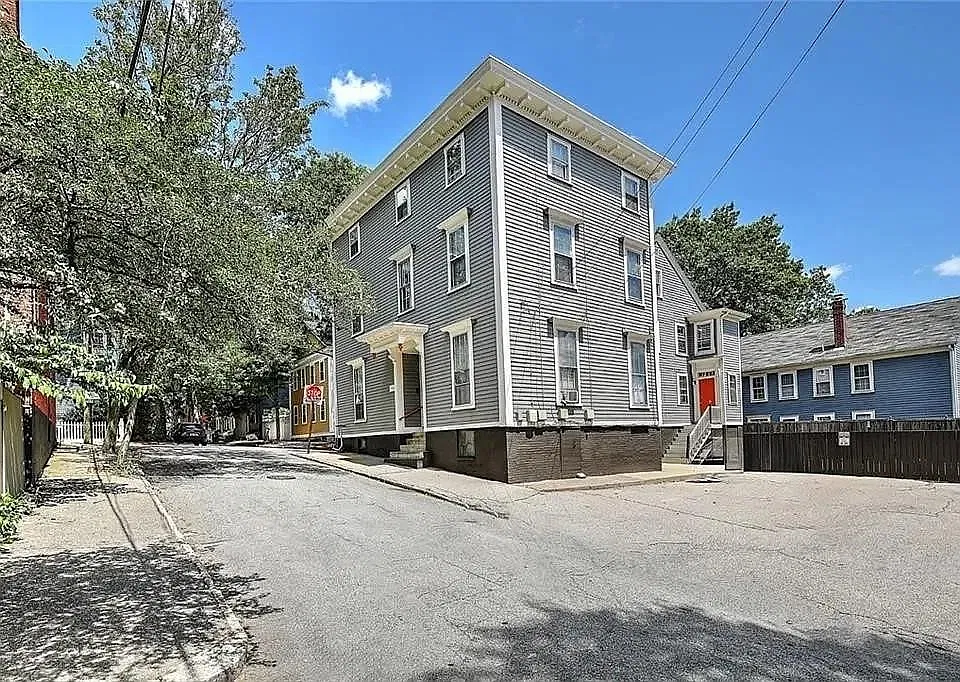 17 Thayer St #2