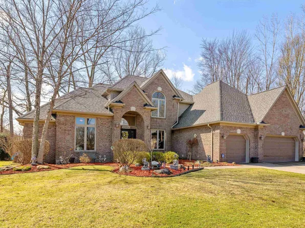 28014 Ashland Ave, Harrison Township, MI 48045