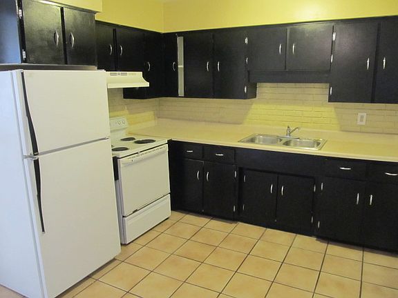 4th image of 7118 N 50th St