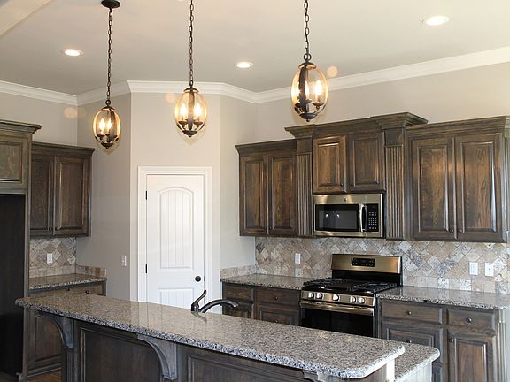 2nd image of 1104 Green Wood Cir