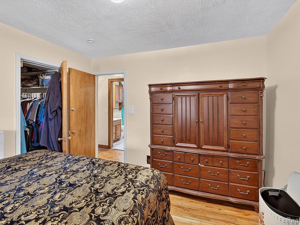 23276 Annapolis St, photo 15