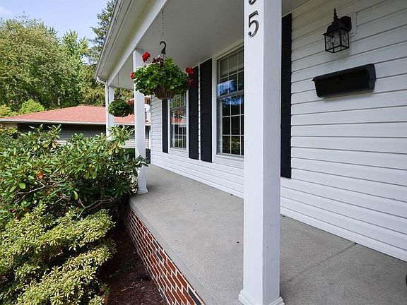3rd image of 355 Bar Harbor Dr