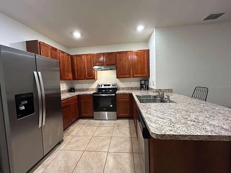 335 Gina Ln — Photo 6