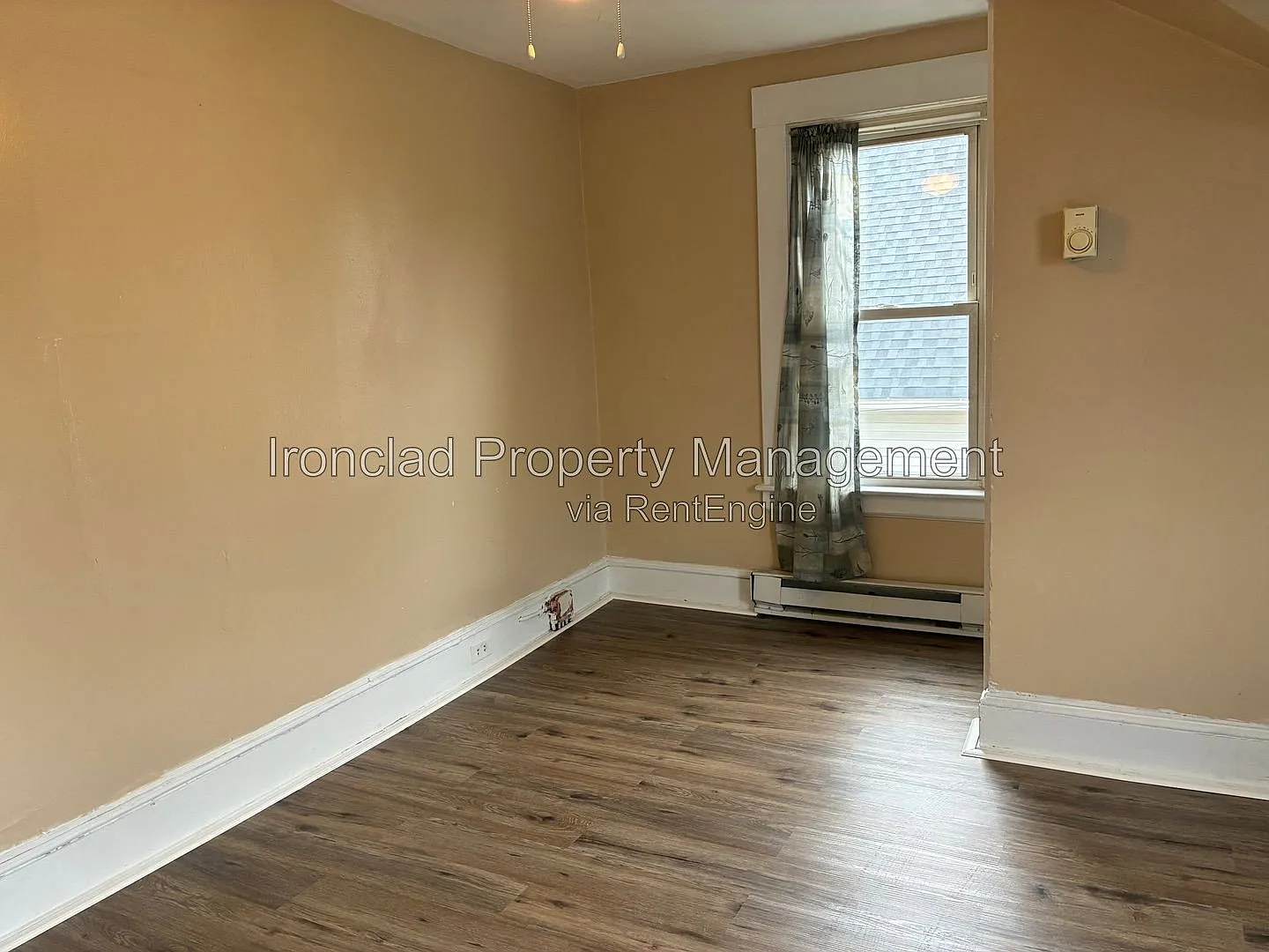 2 bed, 1.0 bath, 600 sqft, $1,332 — Photo 3