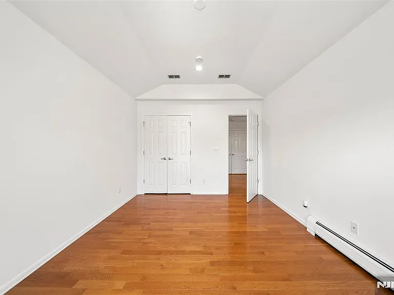 408 Dogwood Ct — Photo 29
