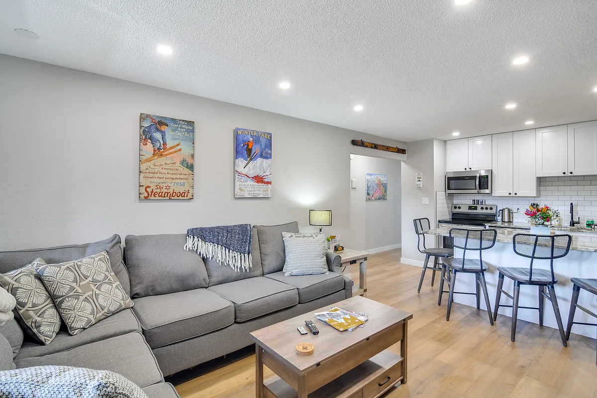 Building Photo - 507 Hi Country Dr #7