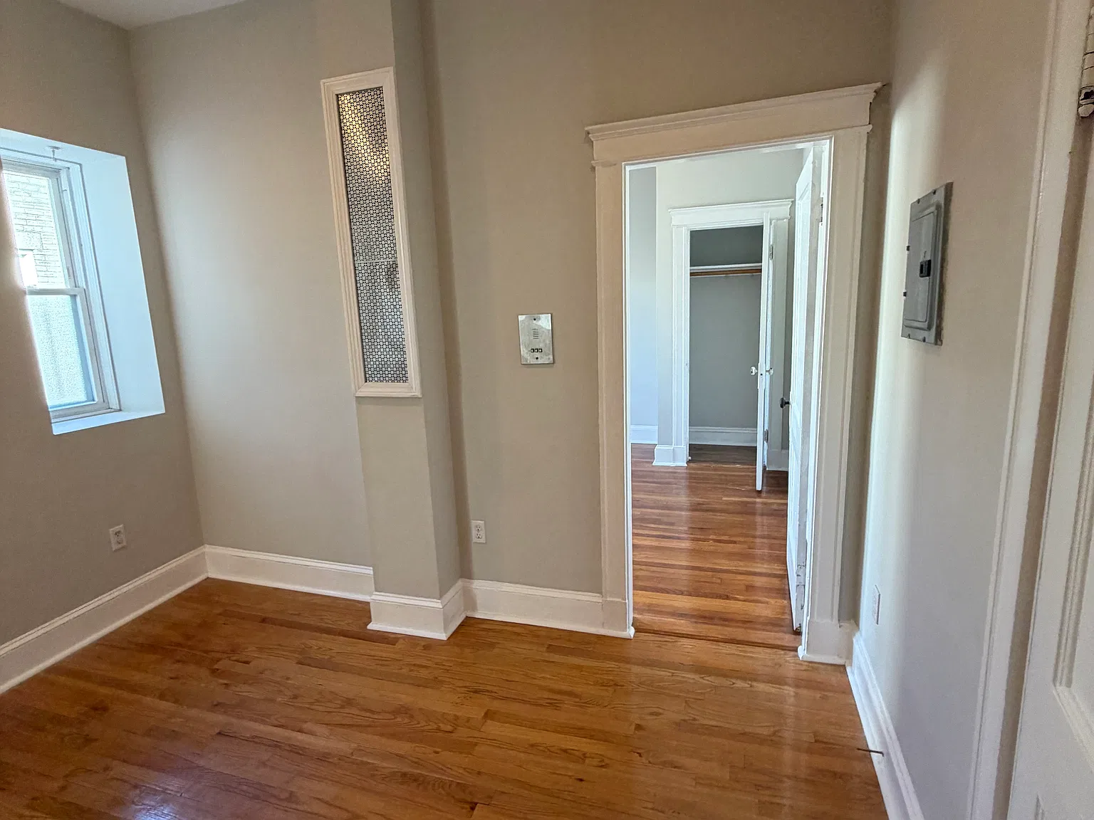 2 bed, 1.0 bath, $2,800 — Photo 2