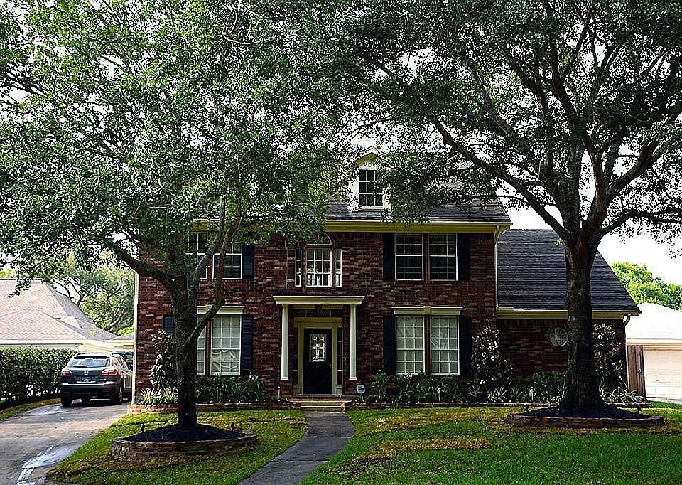 1st image of 19722 Knightsridge Ln