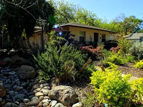 2 bed, 720 sqft, $1,150 — Photo 1