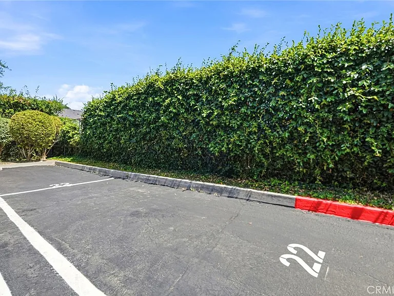 7304 Corbin Ave #J — Photo 30