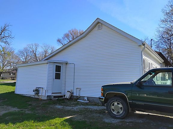 3rd image of 509 W Madison St