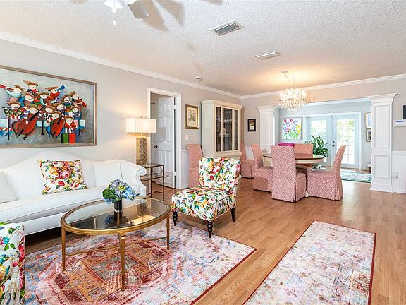 3rd image of 501 Julieta Ct